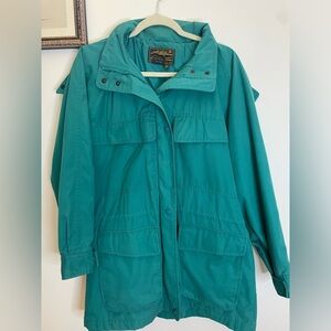 Vintage woman’s Eddie Bauer parka jacket. Size medium.